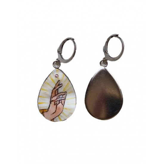 Ръчно рисувани обеци с благославящата Божия десница