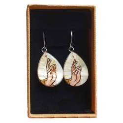 Ръчно рисувани обеци с благославящата Божия десница