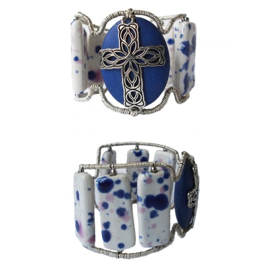 Дамска гривна ръчна изработка с елемент във формата на кръст